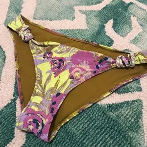 Urban Outfitters floral print bikini bottom - Sz S